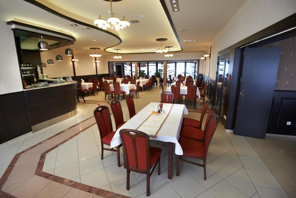 Hotel Texicana Sulechów Eksteriør bilde