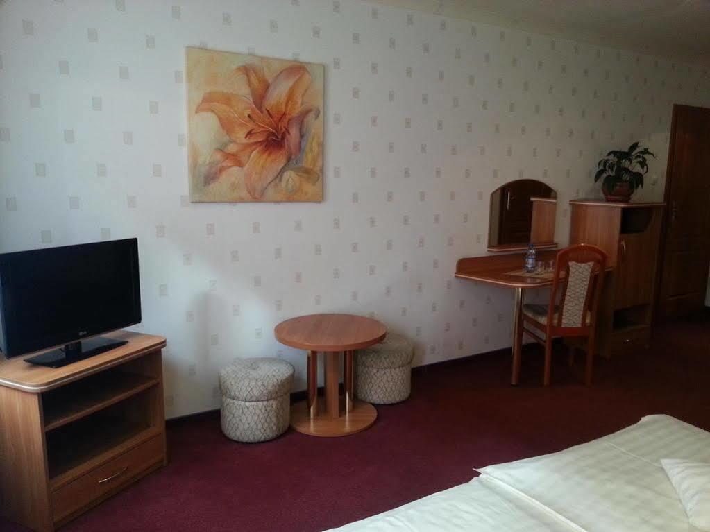 Hotel Texicana Sulechów Eksteriør bilde