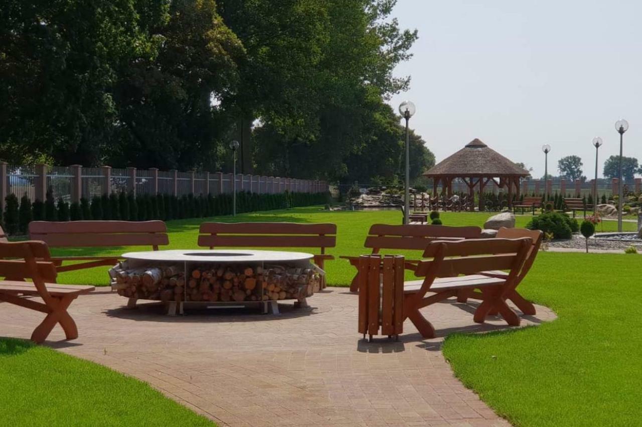 Hotel Texicana Sulechów Eksteriør bilde